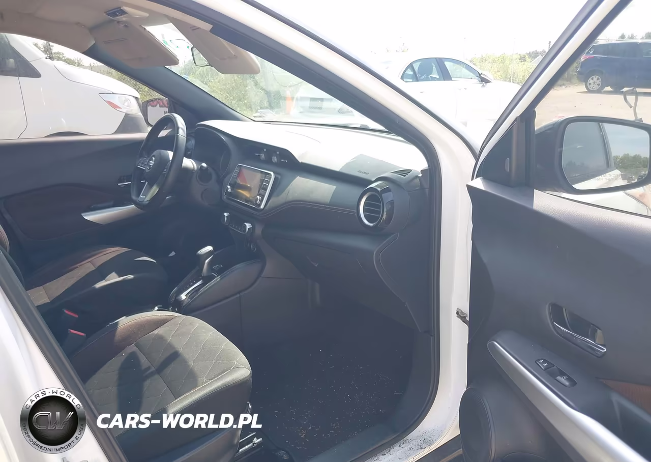 2019 Nissan Kicks Sr VIN:3N1CP5CU6KL529725 - 5