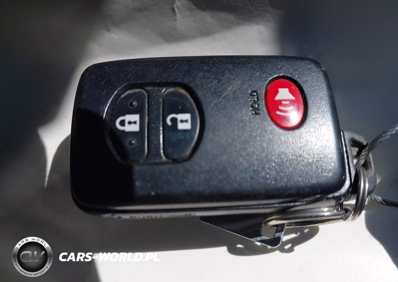 2012 Toyota Prius V Three VIN:JTDZN3EU6C3023744 - 11