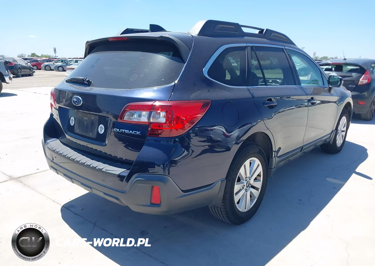 2018 Subaru Outback 2.5I Premium VIN:4S4BSAHC8J3256616 - 4