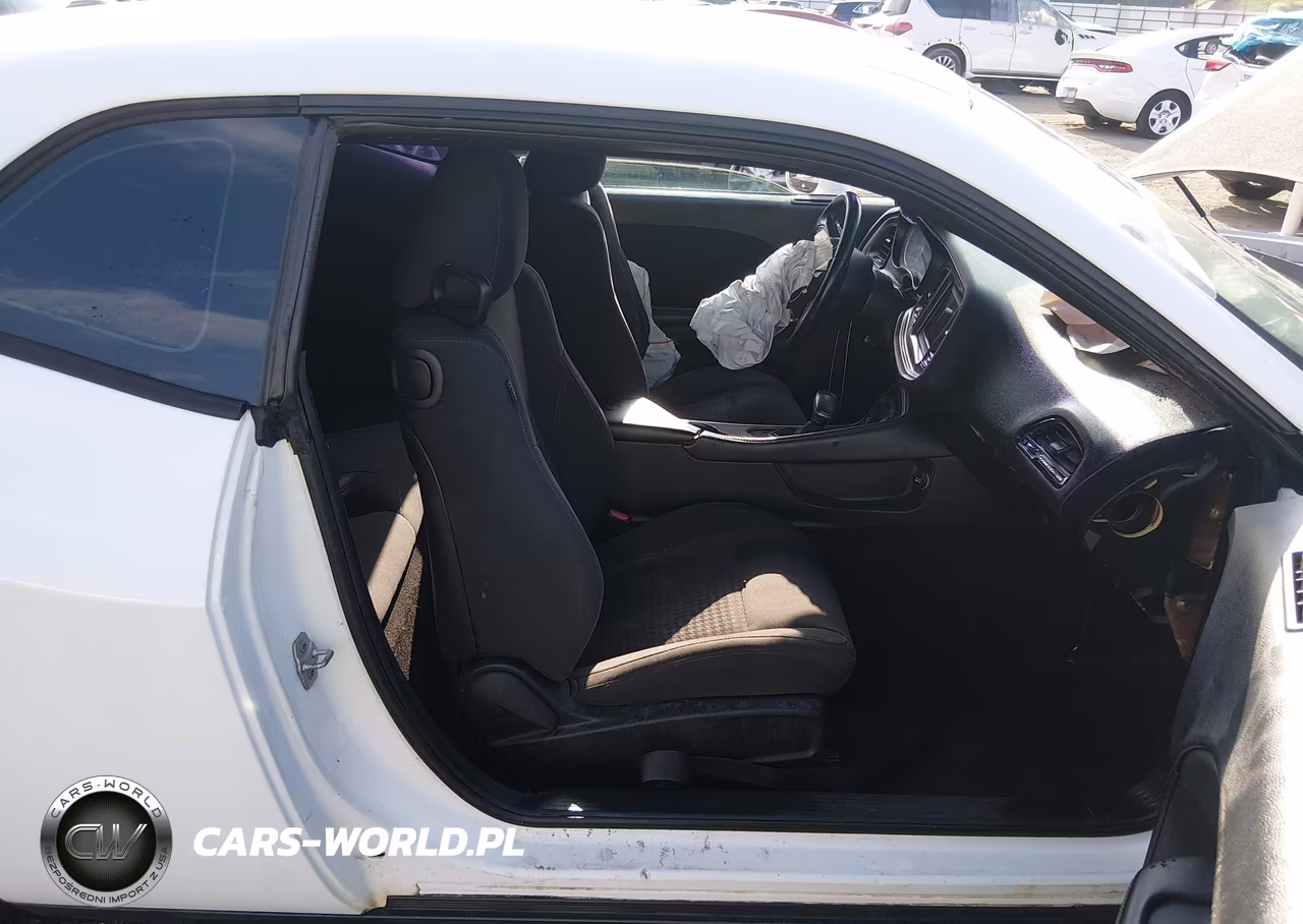 2019 Dodge Challenger Sxt VIN:2C3CDZAG7KH641974 - 5