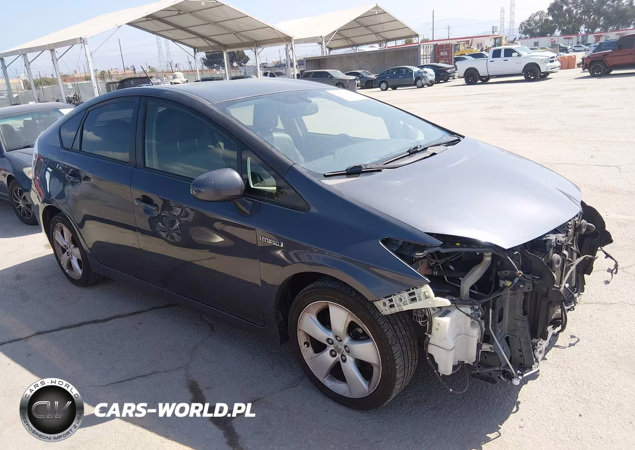 2015 Toyota Prius Five – zdjęcie 1 z 17