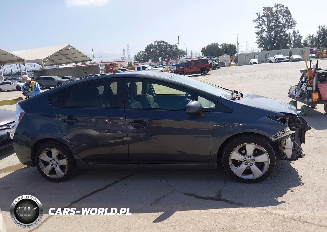 2015 Toyota Prius Five VIN:JTDKN3DU5F2004258 - 14