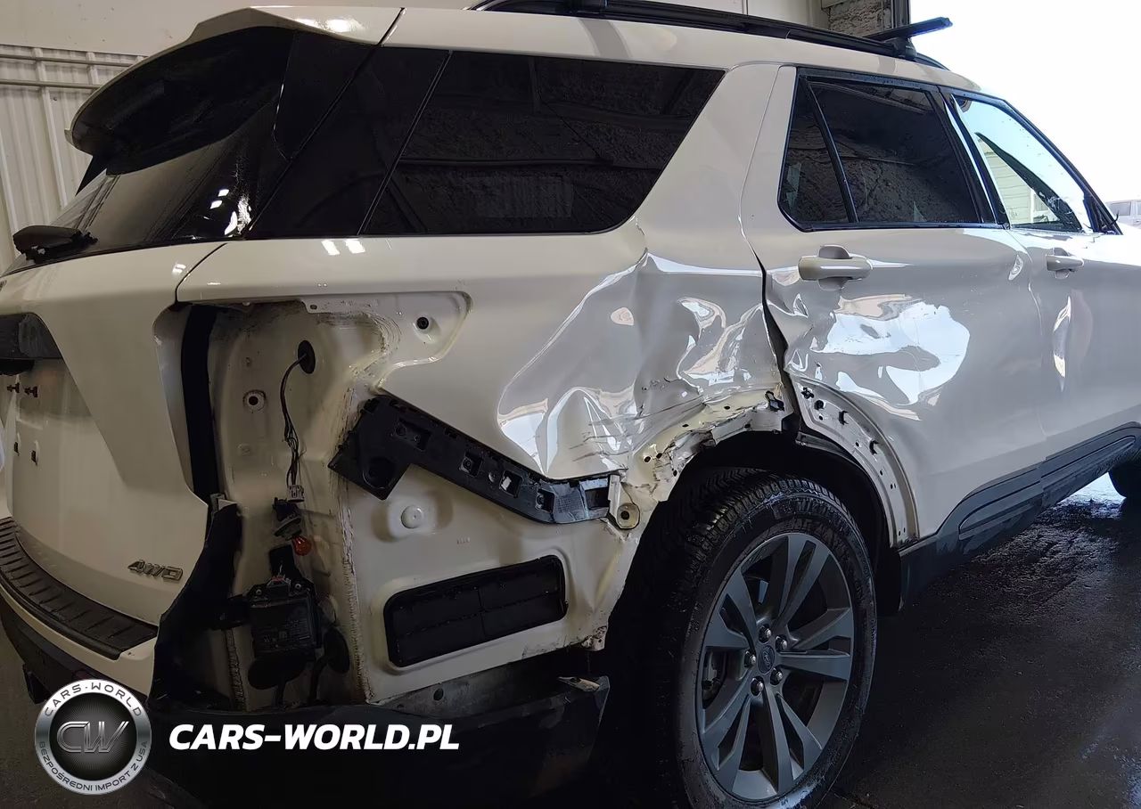 2021 Ford Explorer Xlt VIN:1FMSK8DH1MGA63702 - 6