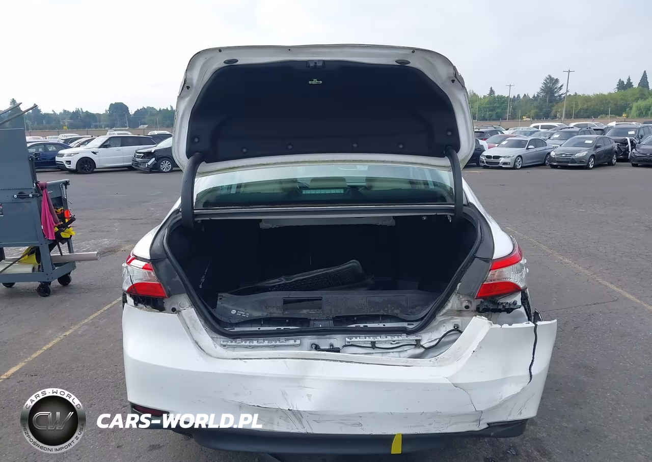 2019 Toyota Camry Le VIN:4T1B11HK9KU783120 - 16