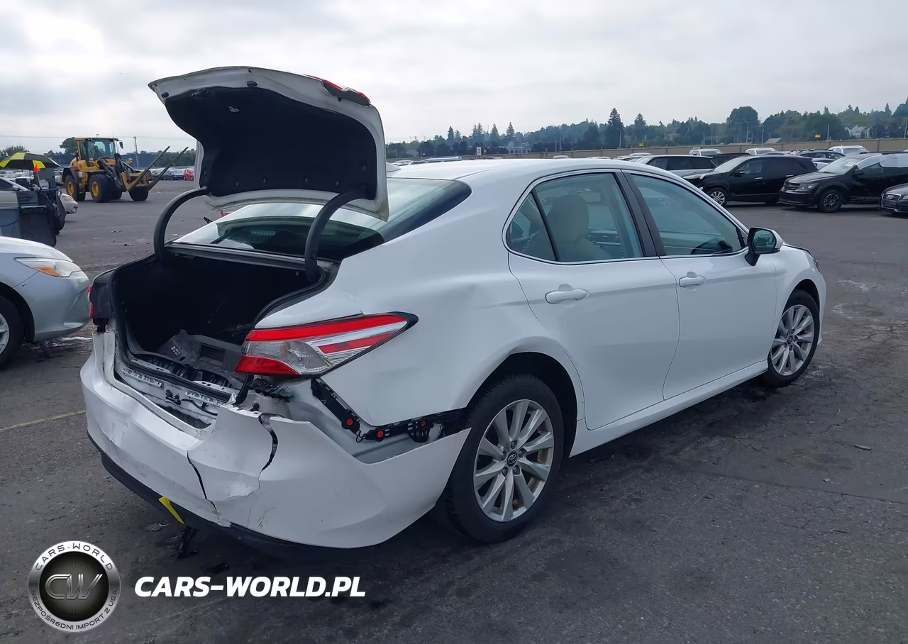 2019 Toyota Camry Le VIN:4T1B11HK9KU783120 - 4