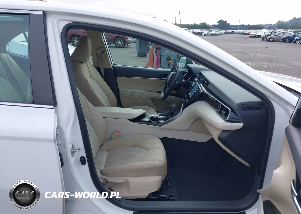2019 Toyota Camry Le VIN:4T1B11HK9KU783120 - 5