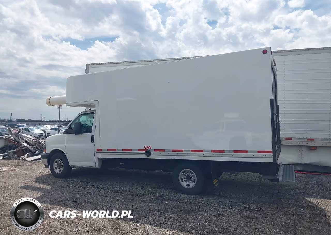 2020 Chevrolet Express Cutaway Work Van VIN:1GB0GSFG0L1210337 - 14