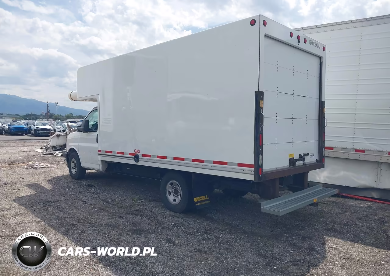 2020 Chevrolet Express Cutaway Work Van VIN:1GB0GSFG0L1210337 - 3