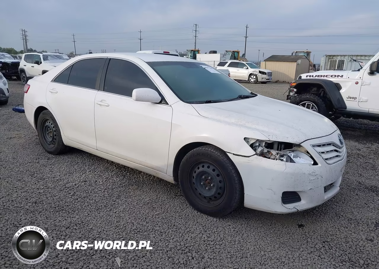 2010 Toyota Camry Le – zdjęcie 1 z 11