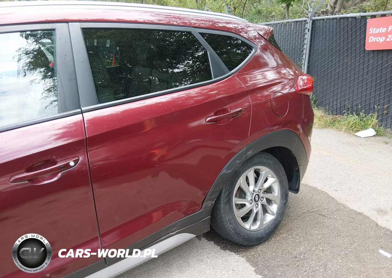 2017 Hyundai Tucson Se Plus VIN:KM8J3CA40HU458460 - 17