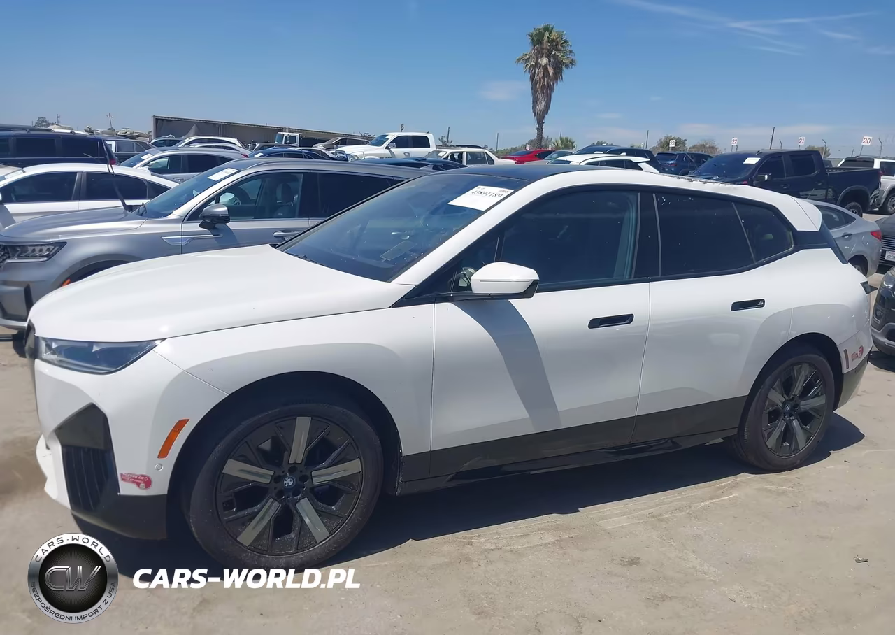 2023 BMW Ix xDrive50 VIN:WB523CF01PCM98271 - 14