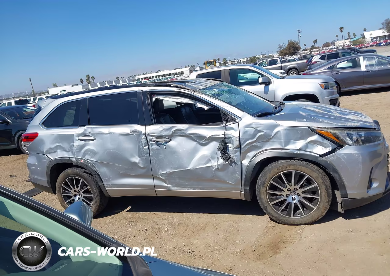 2018 Toyota Highlander Se VIN:5TDKZRFH9JS547816 - 13