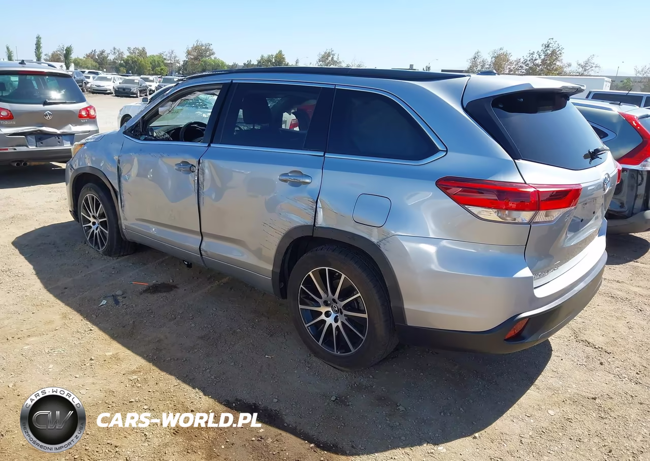2018 Toyota Highlander Se VIN:5TDKZRFH9JS547816 - 3