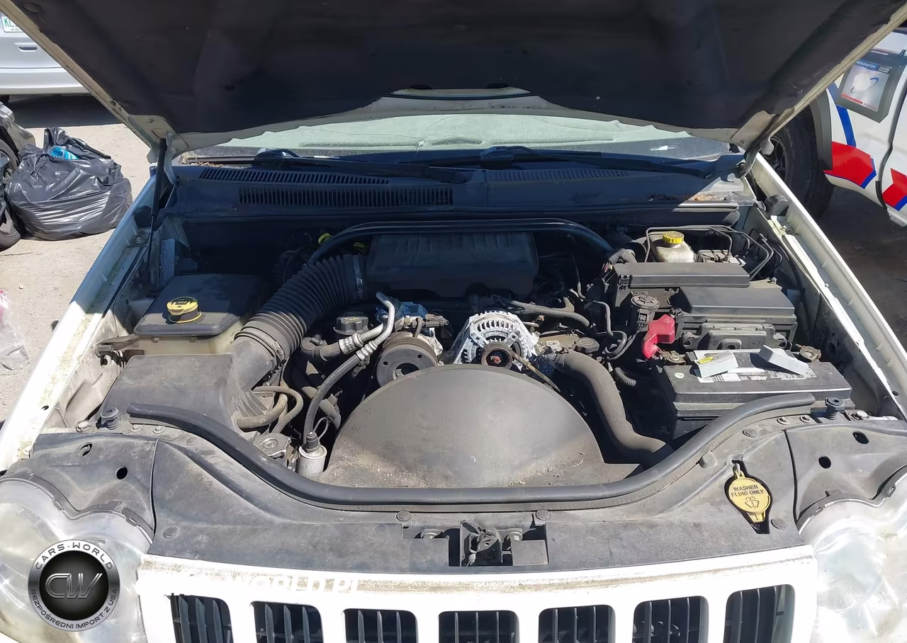 2005 Jeep Grand Cherokee Laredo VIN:1J4GS48K15C541855 - 10