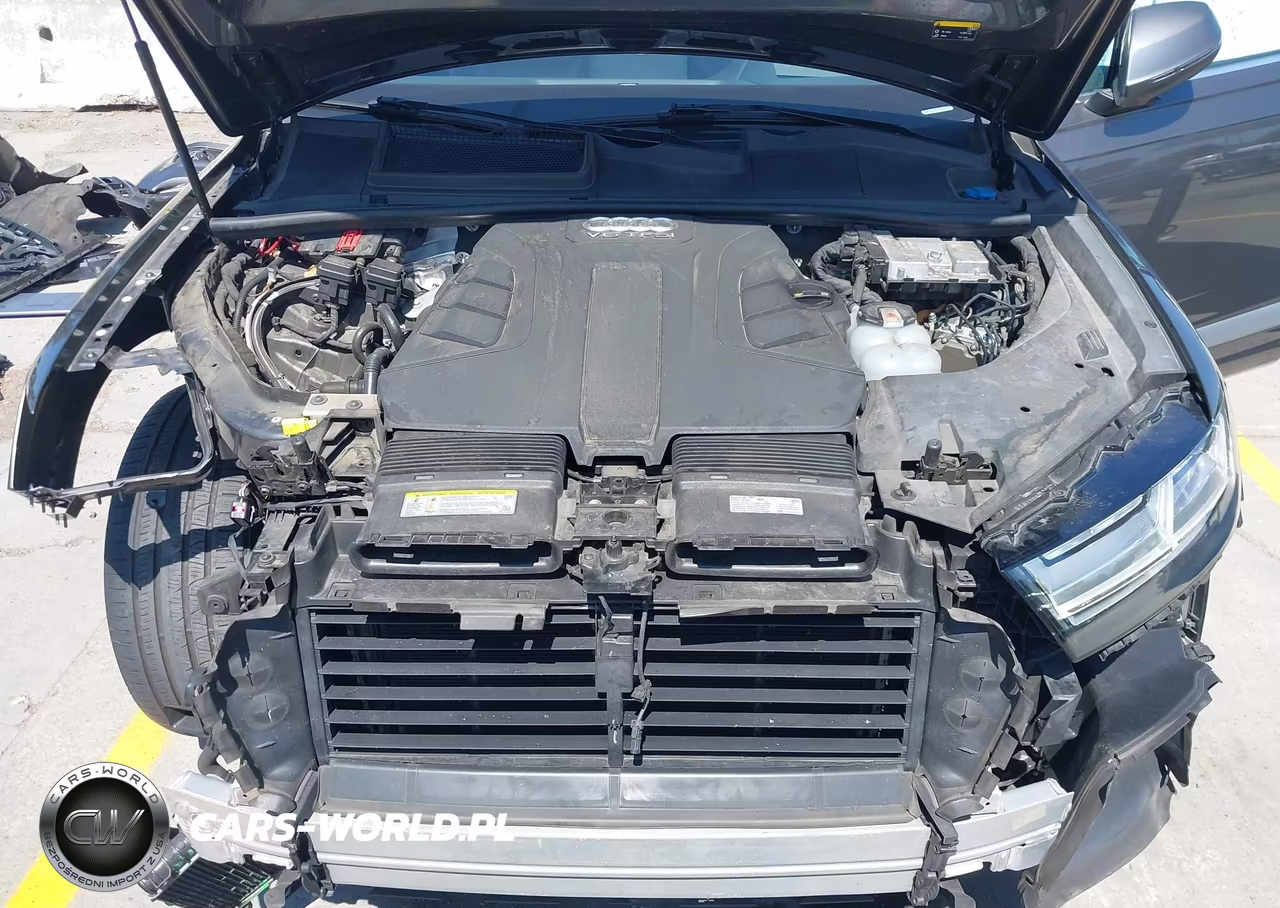 2018 Audi Q7 3.0T Premium VIN:WA1VAAF71JD049032 - 10