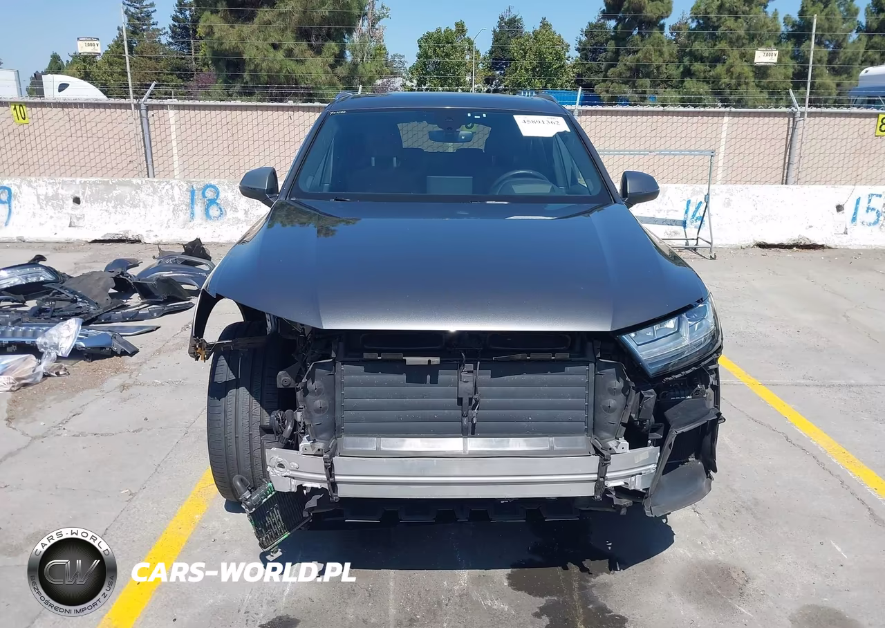 2018 Audi Q7 3.0T Premium VIN:WA1VAAF71JD049032 - 13