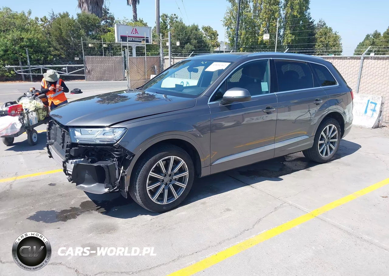 2018 Audi Q7 3.0T Premium VIN:WA1VAAF71JD049032 - 2