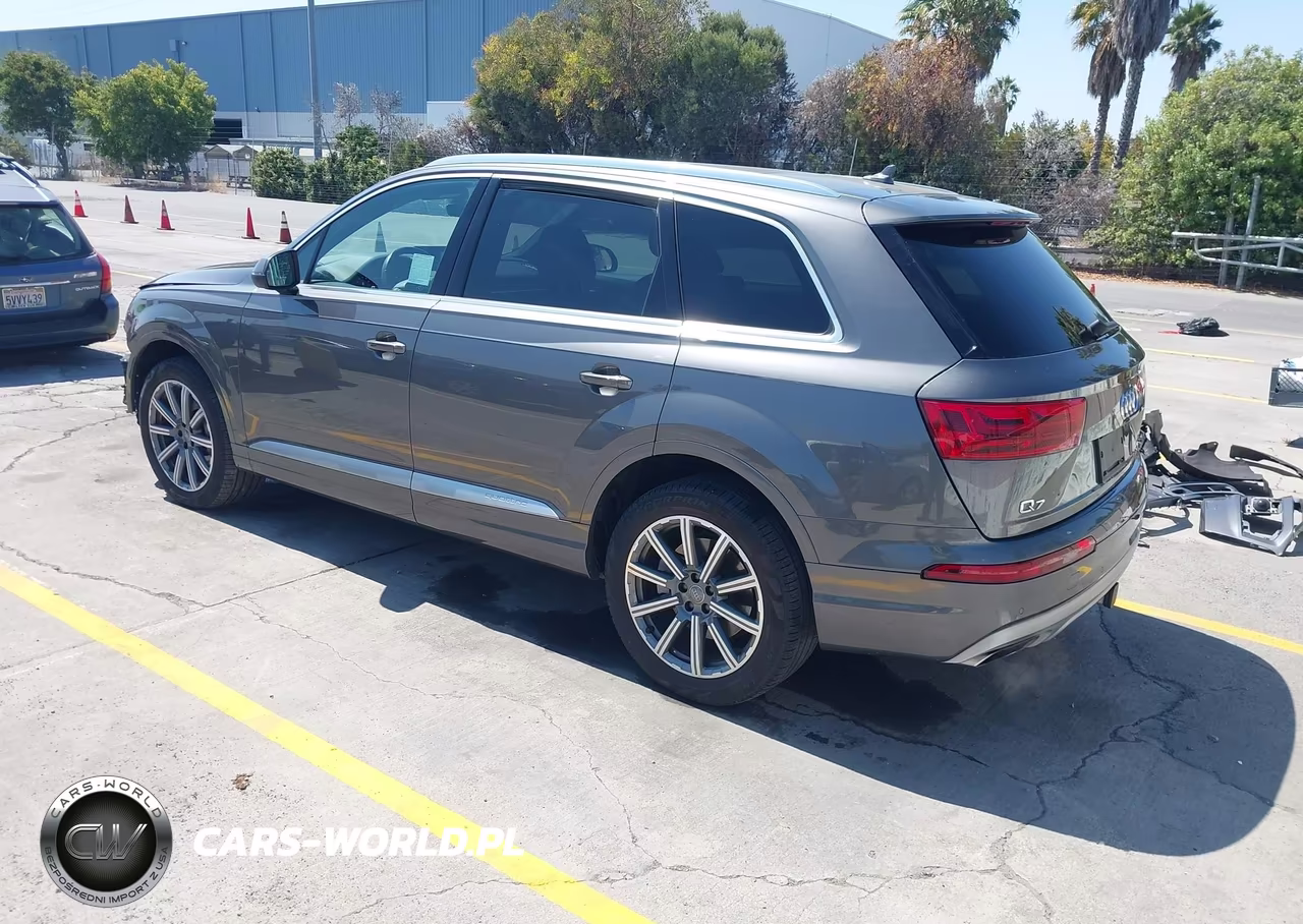 2018 Audi Q7 3.0T Premium VIN:WA1VAAF71JD049032 - 3