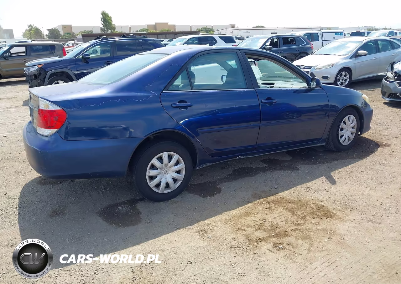 2005 Toyota Camry Le VIN:4T1BE30K85U014219 - 4
