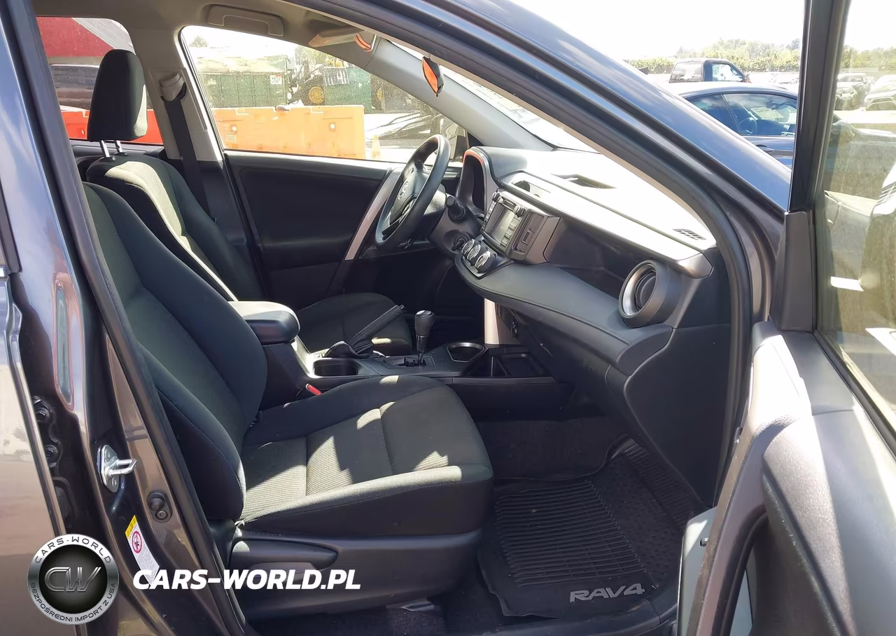 2018 Toyota Rav4 Le VIN:JTMBFREV8JJ217338 - 5
