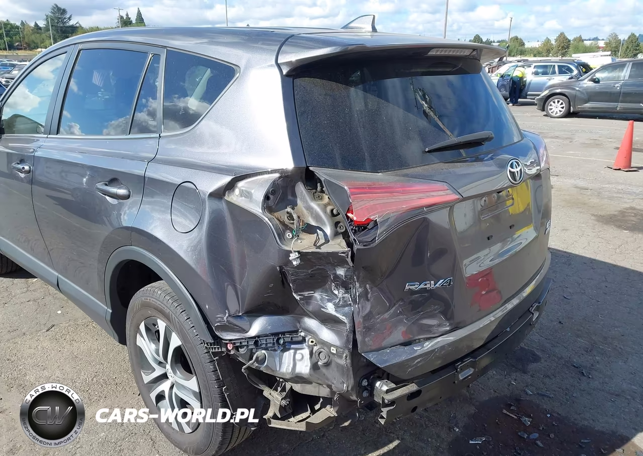 2018 Toyota Rav4 Le VIN:JTMBFREV8JJ217338 - 6