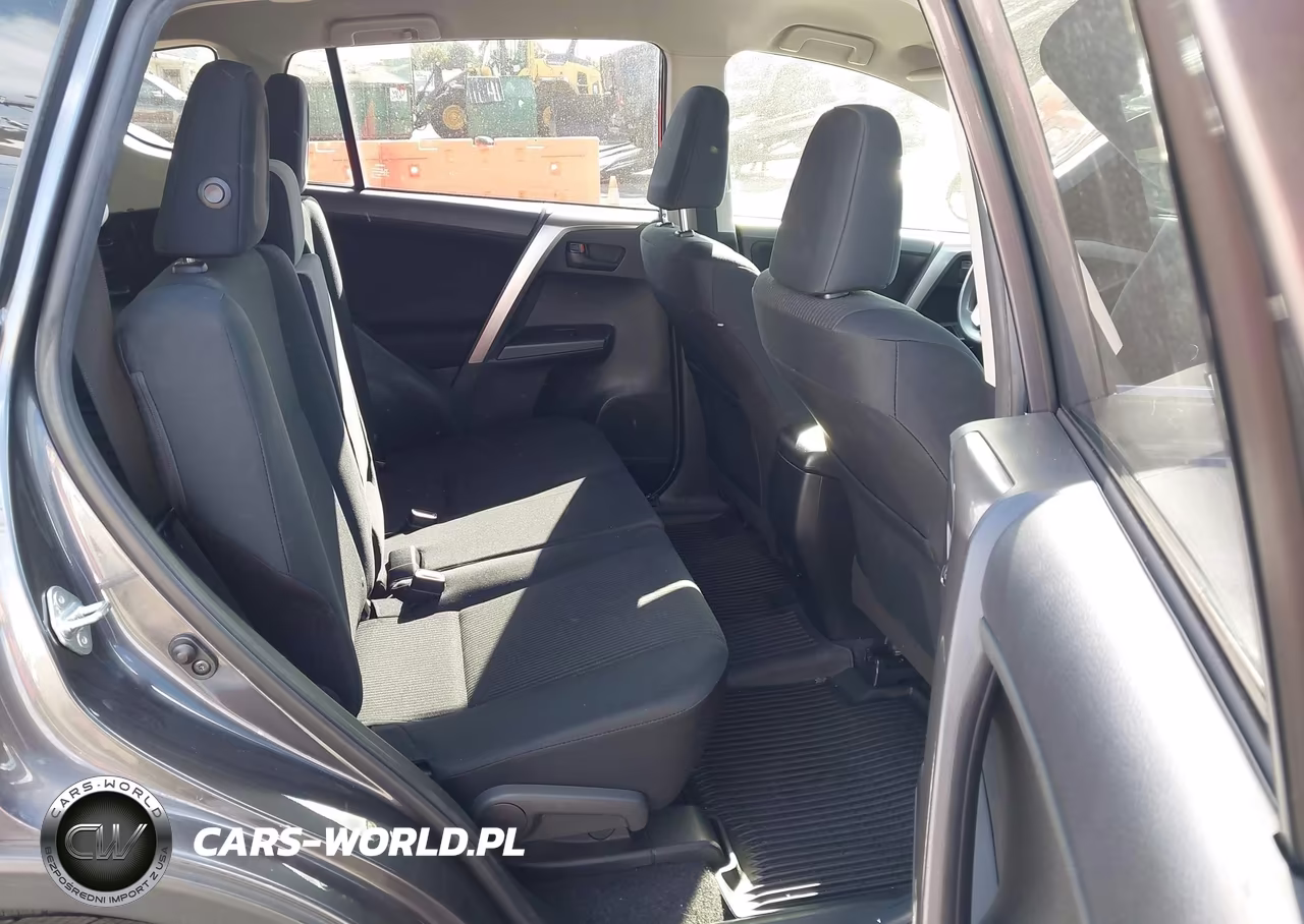 2018 Toyota Rav4 Le VIN:JTMBFREV8JJ217338 - 8