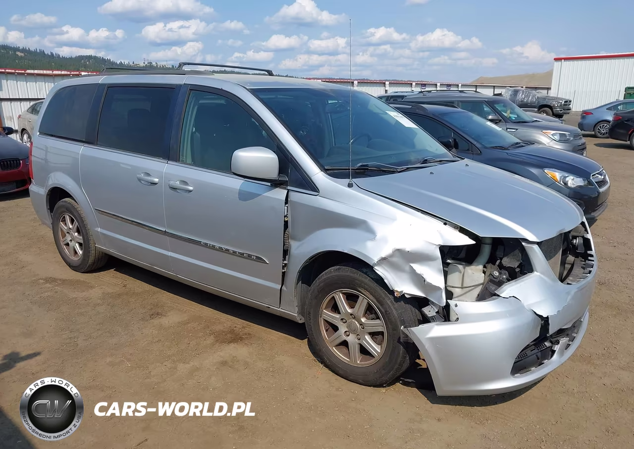 2012 Chrysler Town & Country Touring – zdjęcie 1 z 15