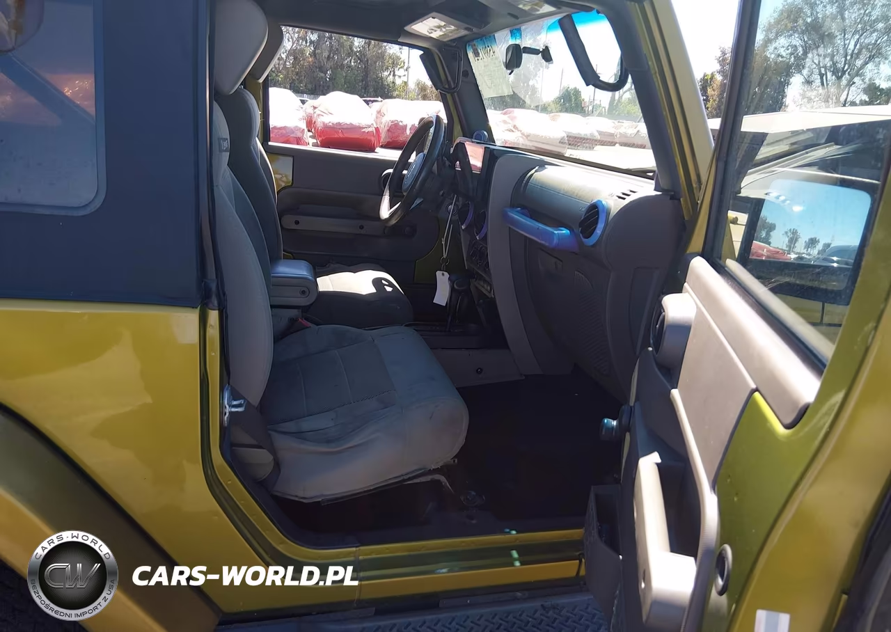 2008 Jeep Wrangler Sahara VIN:1J4FA54118L536029 - 5