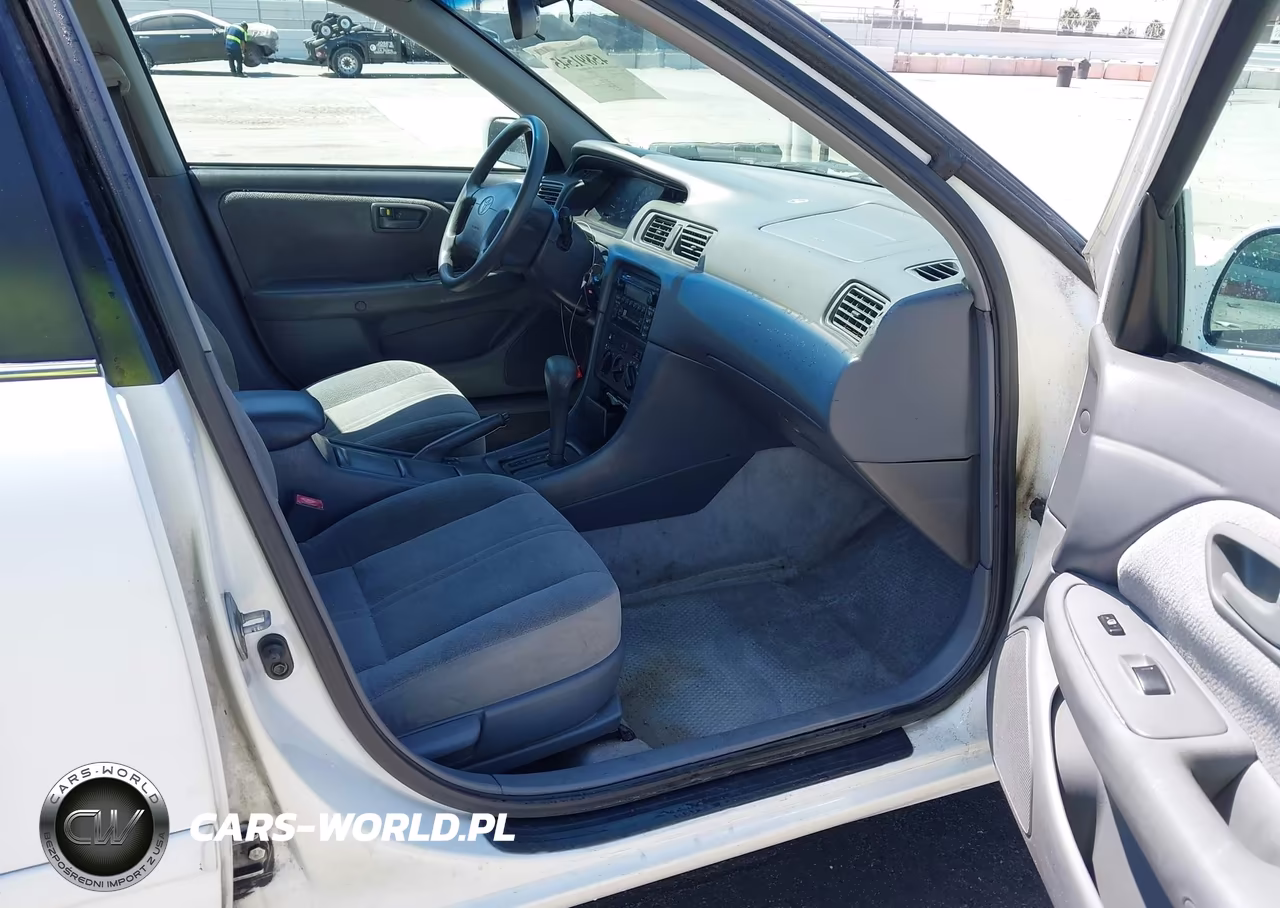 2001 Toyota Camry Ce VIN:4T1BG22K11U860381 - 5