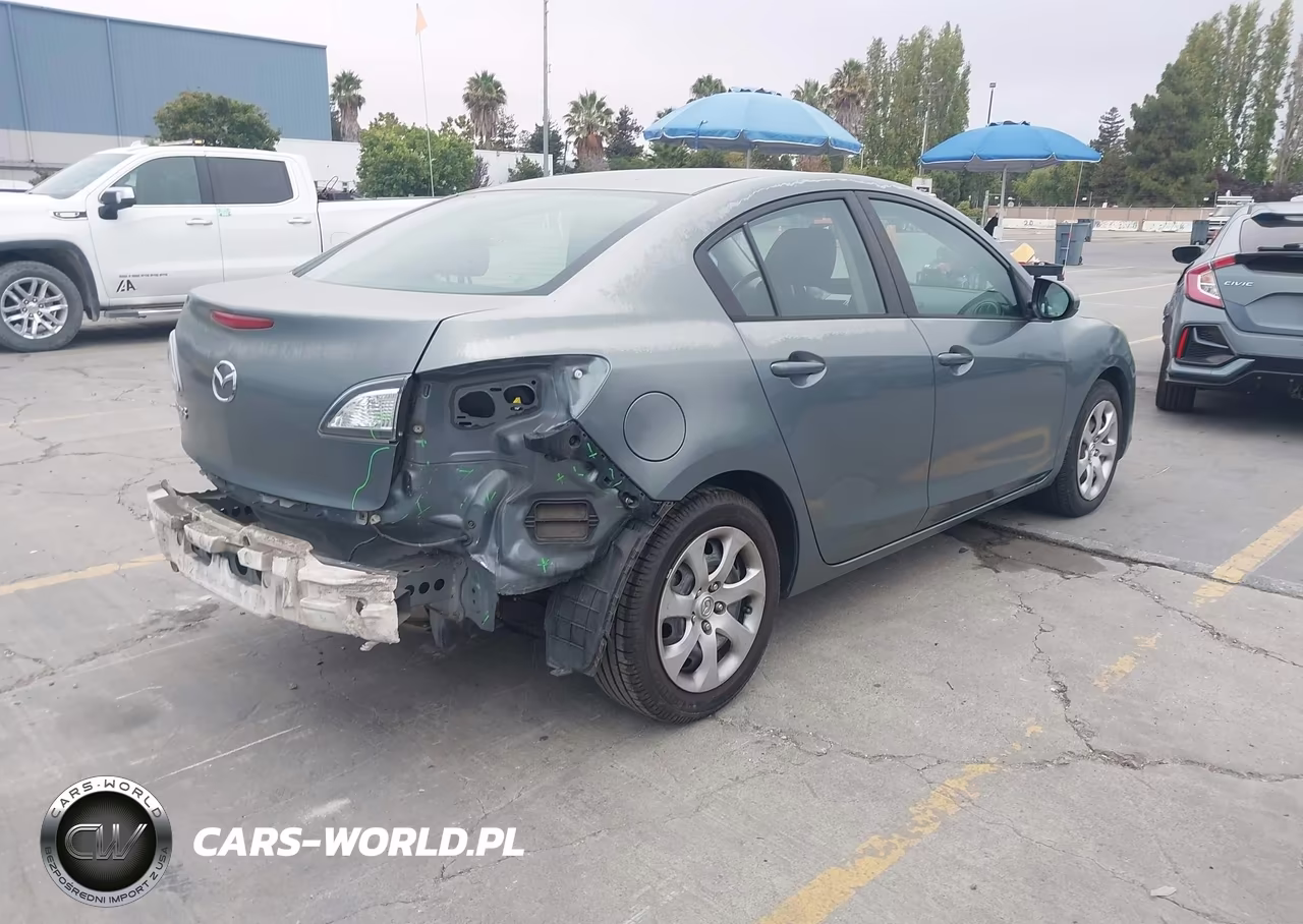 2012 Mazda Mazda3 I Sport VIN:JM1BL1UG4C1613508 - 4