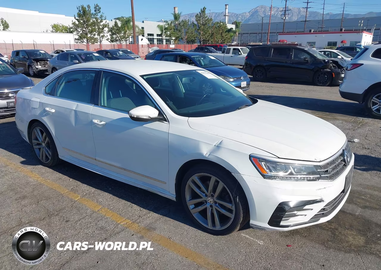 2016 Volkswagen Passat 1.8T R-Line – zdjęcie 1 z 13