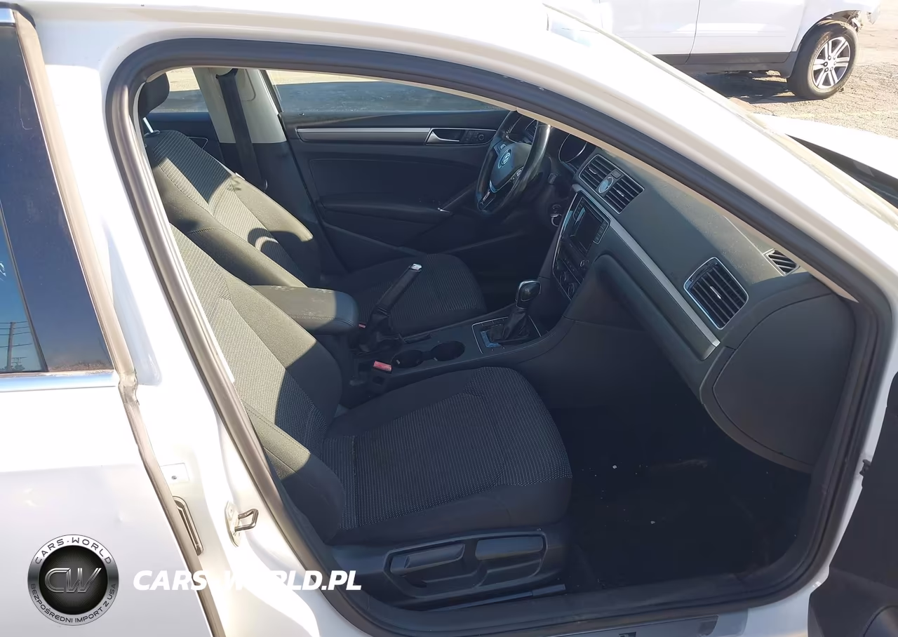 2016 Volkswagen Passat 1.8T R-Line VIN:1VWAT7A35GC057636 - 5