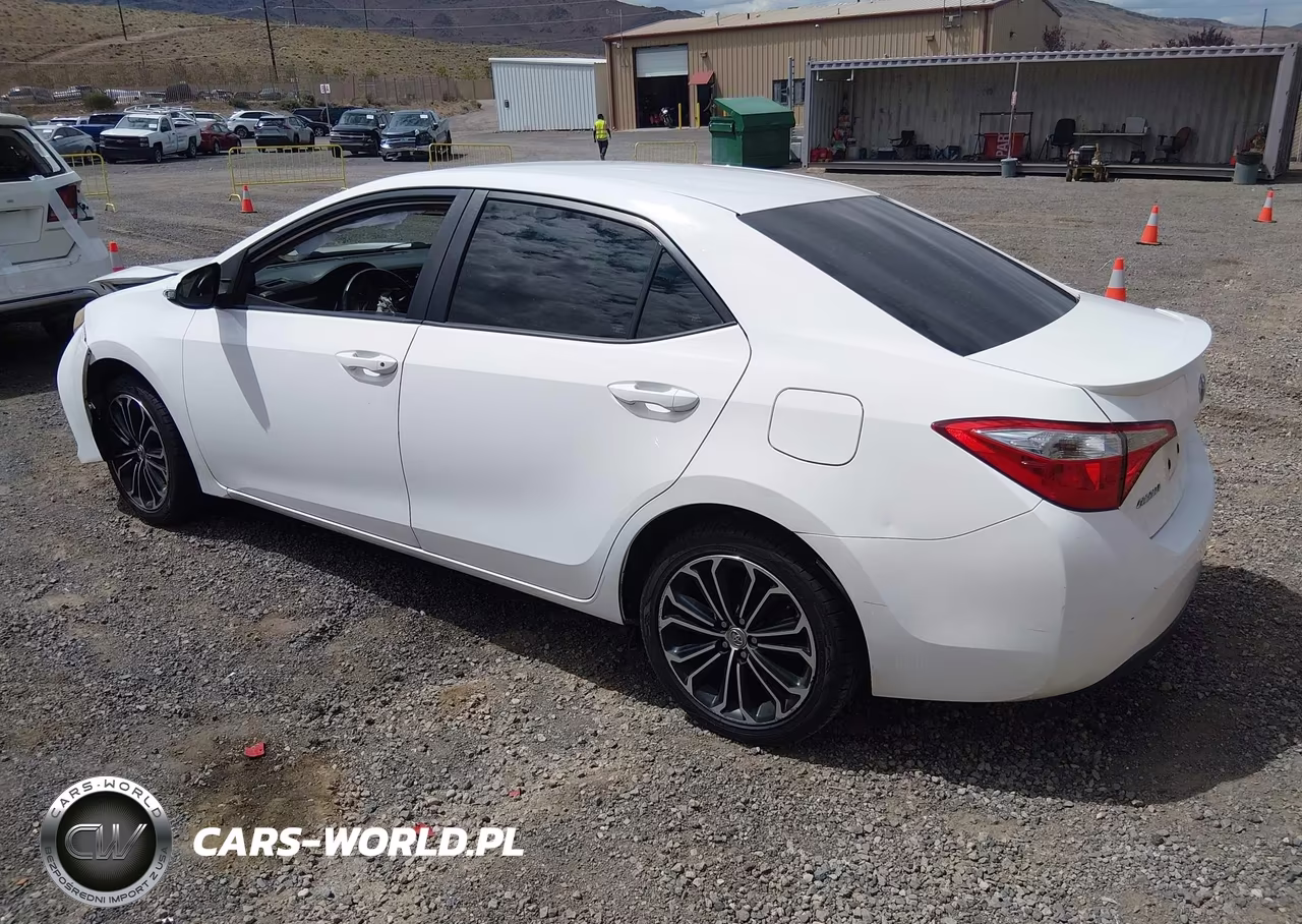 2015 Toyota Corolla S Plus VIN:2T1BURHE2FC452354 - 3