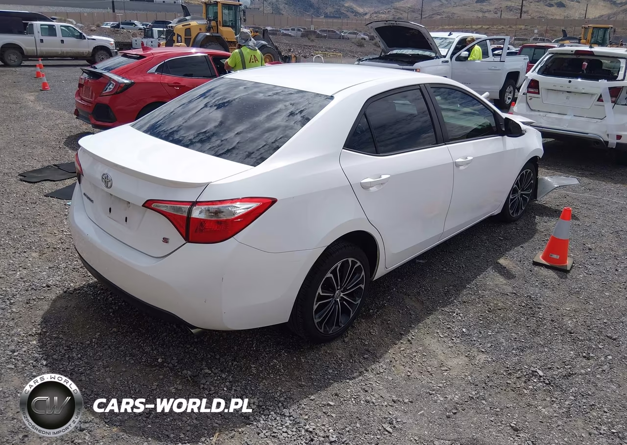 2015 Toyota Corolla S Plus VIN:2T1BURHE2FC452354 - 4