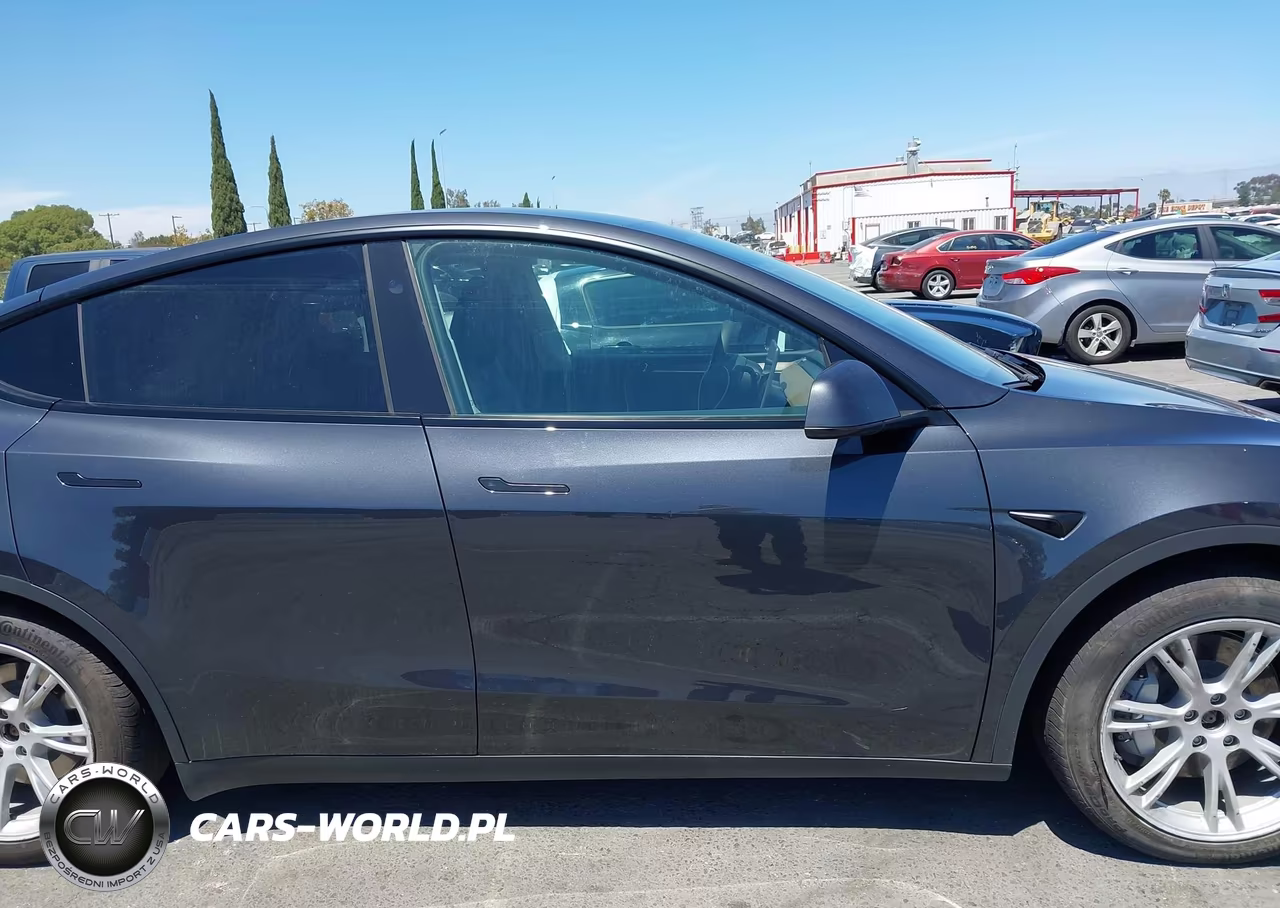 2024 Tesla Model Y Long Range Dual Motor All-Wheel Drive VIN:7SAYGAEE5RF993585 - 14