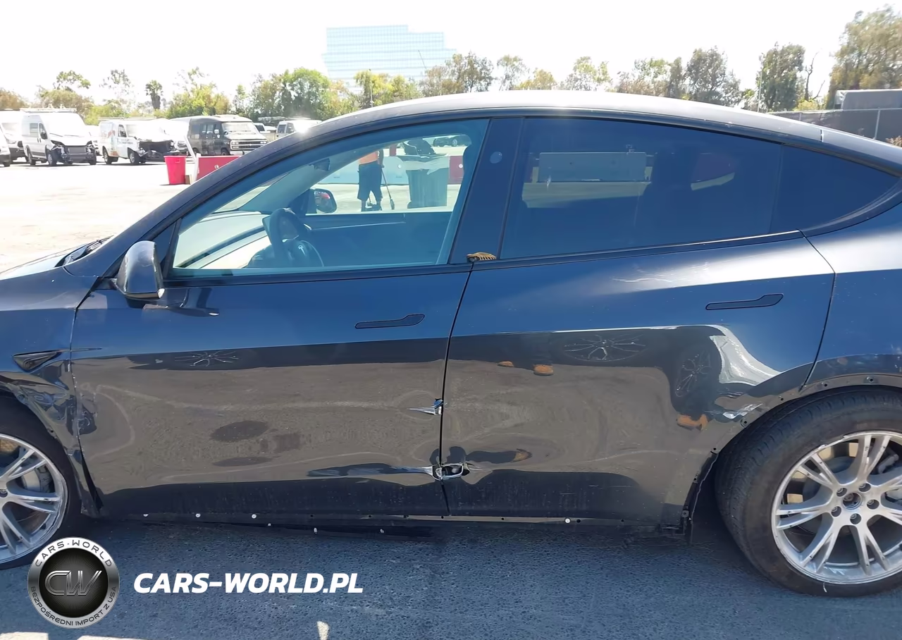 2024 Tesla Model Y Long Range Dual Motor All-Wheel Drive VIN:7SAYGAEE5RF993585 - 15