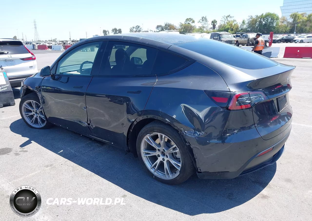 2024 Tesla Model Y Long Range Dual Motor All-Wheel Drive VIN:7SAYGAEE5RF993585 - 3