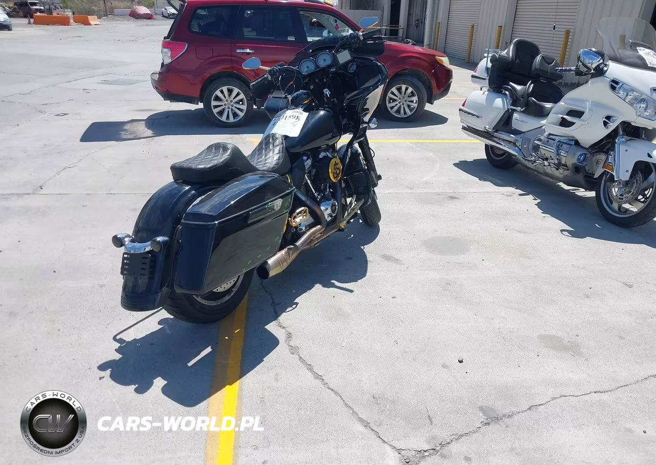 2018 Harley-Davidson Fltrx Road Glide VIN:1HD1KHC10JB642529 - 4