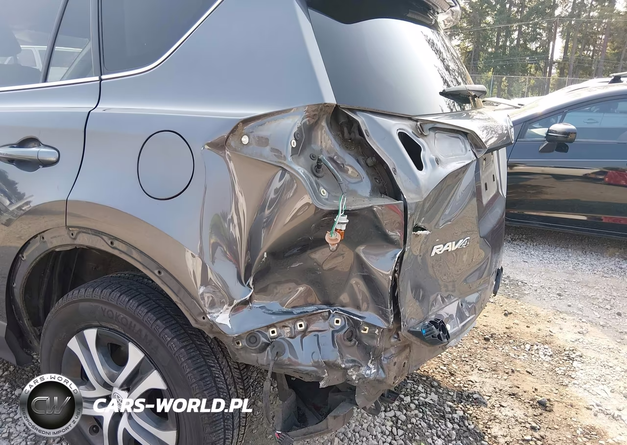 2017 Toyota Rav4 Le VIN:2T3BFREV2HW573912 - 6