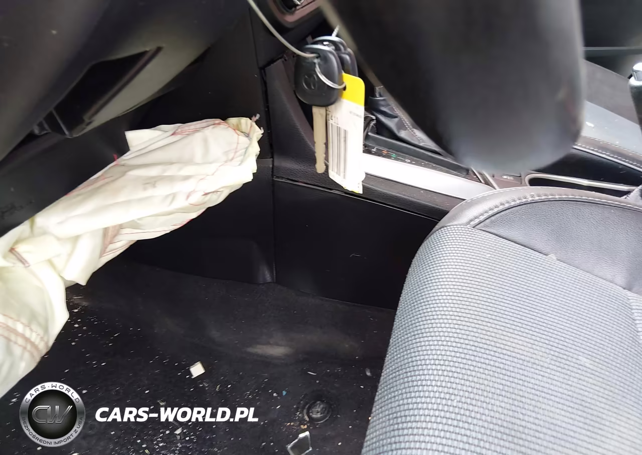 2015 Toyota Corolla S Plus VIN:2T1BURHE2FC321411 - 11