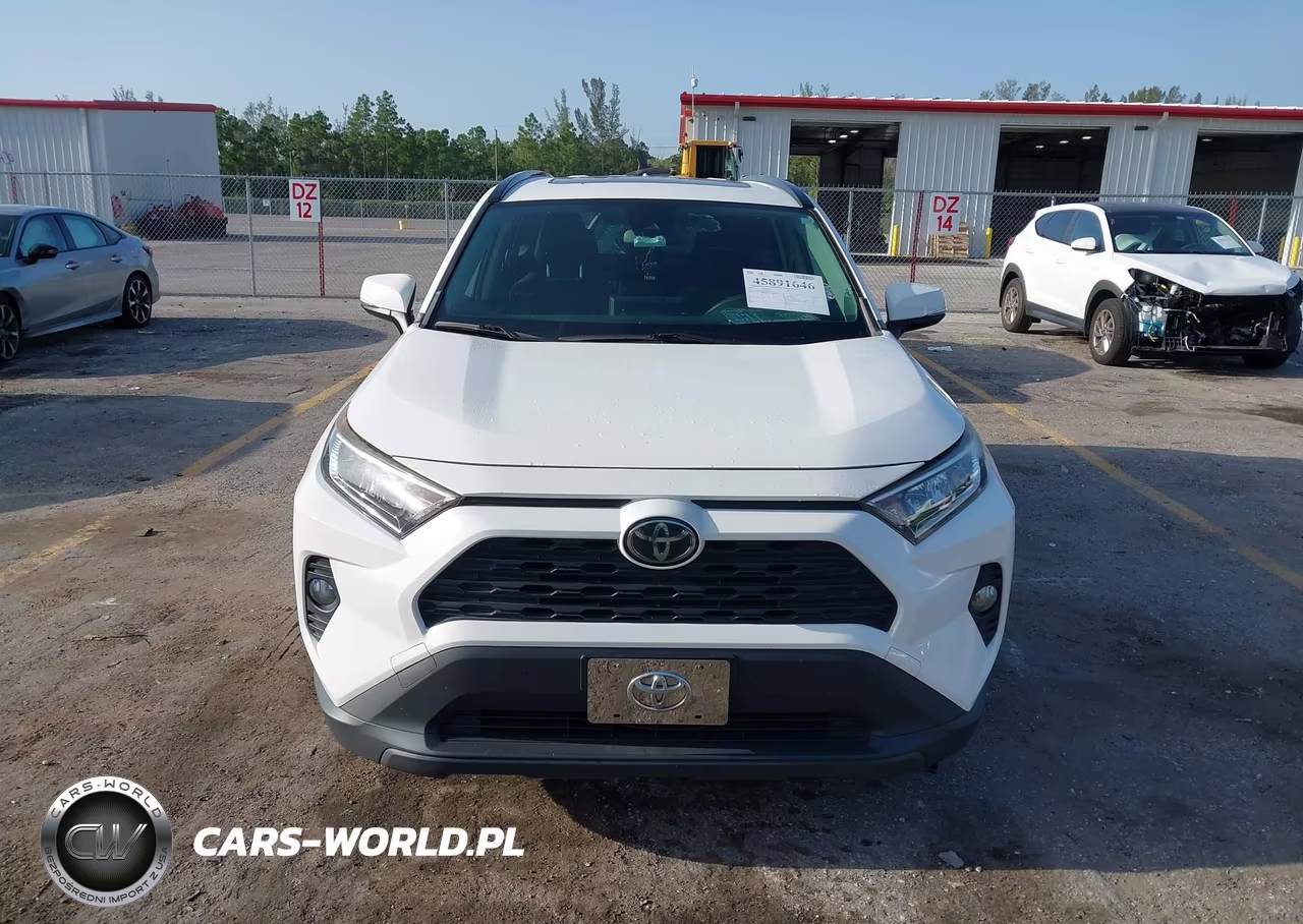 2019 Toyota Rav4 Xle VIN:JTMP1RFV0KD042716 - 13