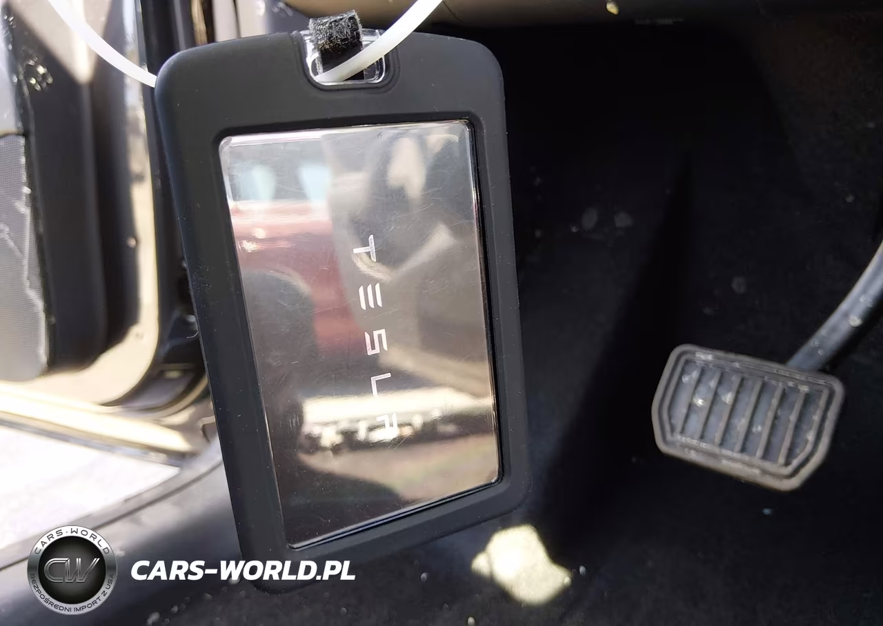 2026 Tesla Model Y Premium-Rear-Wheel Drive VIN:7SAYGDED7TA601137 - 11