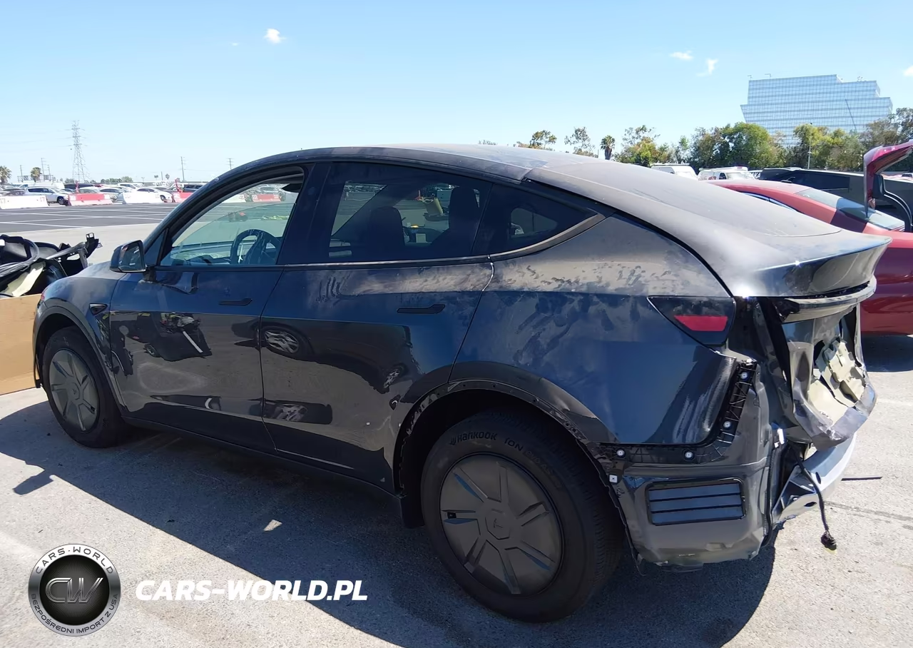2026 Tesla Model Y Premium-Rear-Wheel Drive VIN:7SAYGDED7TA601137 - 16