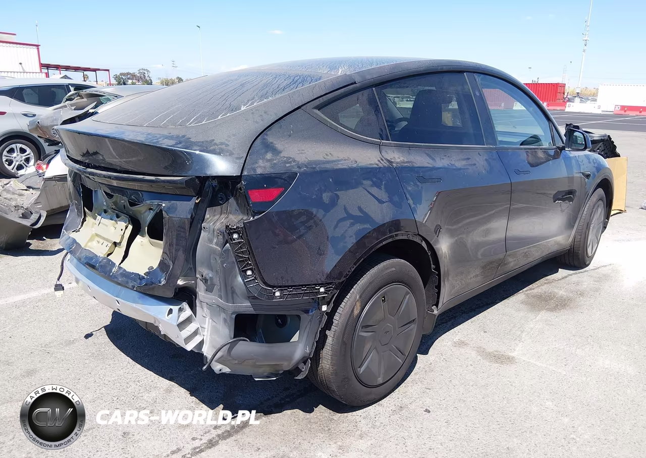 2026 Tesla Model Y Premium-Rear-Wheel Drive VIN:7SAYGDED7TA601137 - 4
