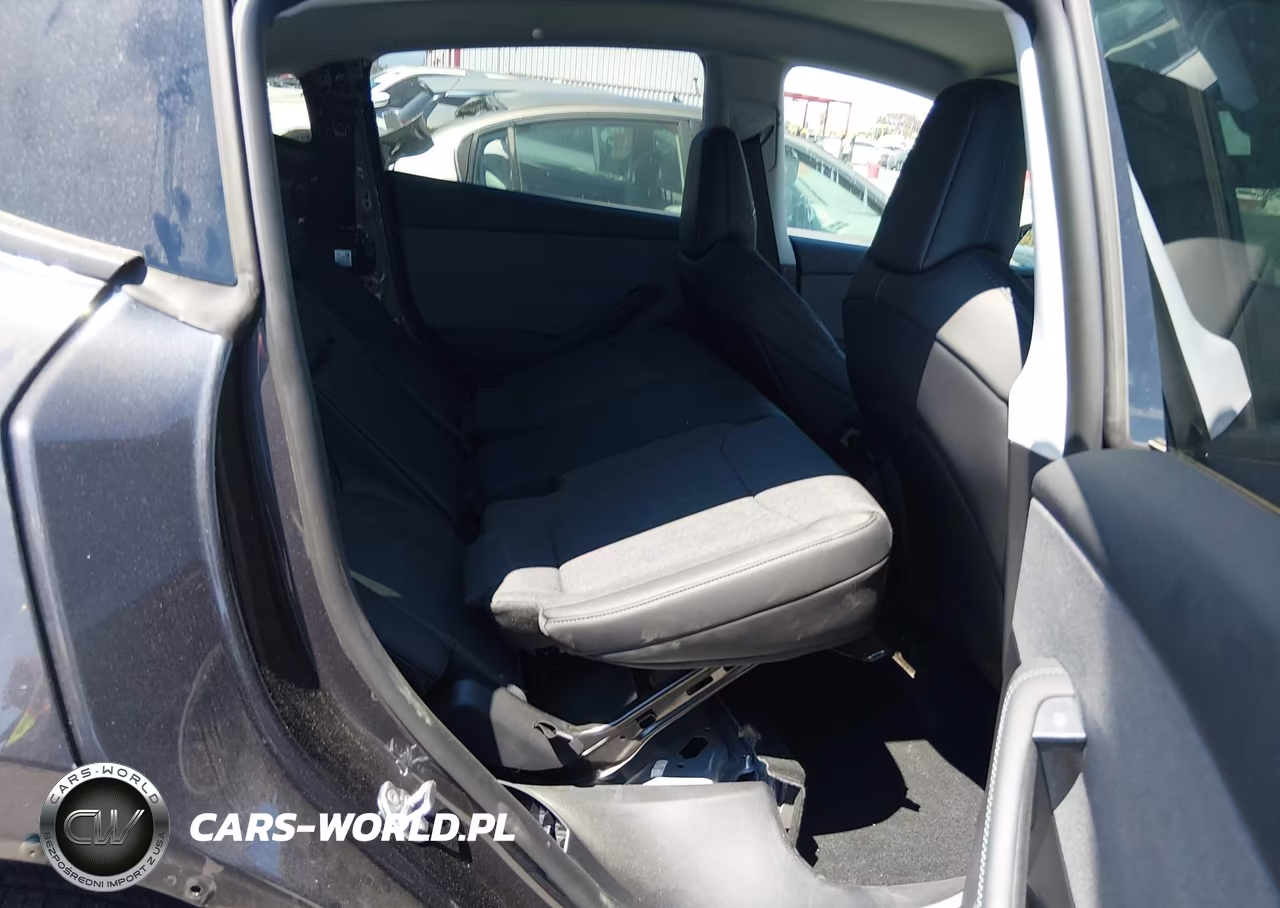 2026 Tesla Model Y Premium-Rear-Wheel Drive VIN:7SAYGDED7TA601137 - 8