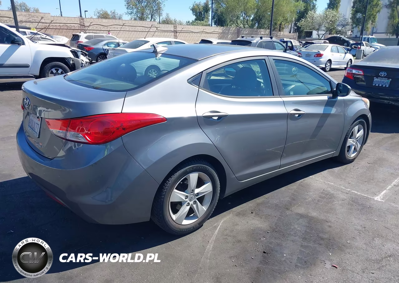 2012 Hyundai Elantra Gls VIN:5NPDH4AEXCH124425 - 4