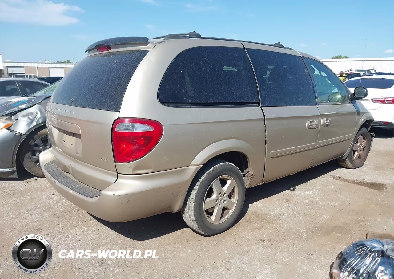 2005 Dodge Grand Caravan Sxt VIN:2D4GP44L05R328315 - 4