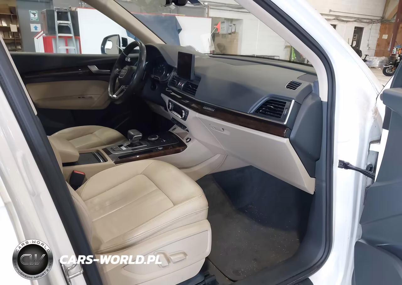 2020 Audi Q5 Premium 45 Tfsi Quattro S Tronic VIN:WA1ANAFY2L2009293 - 5