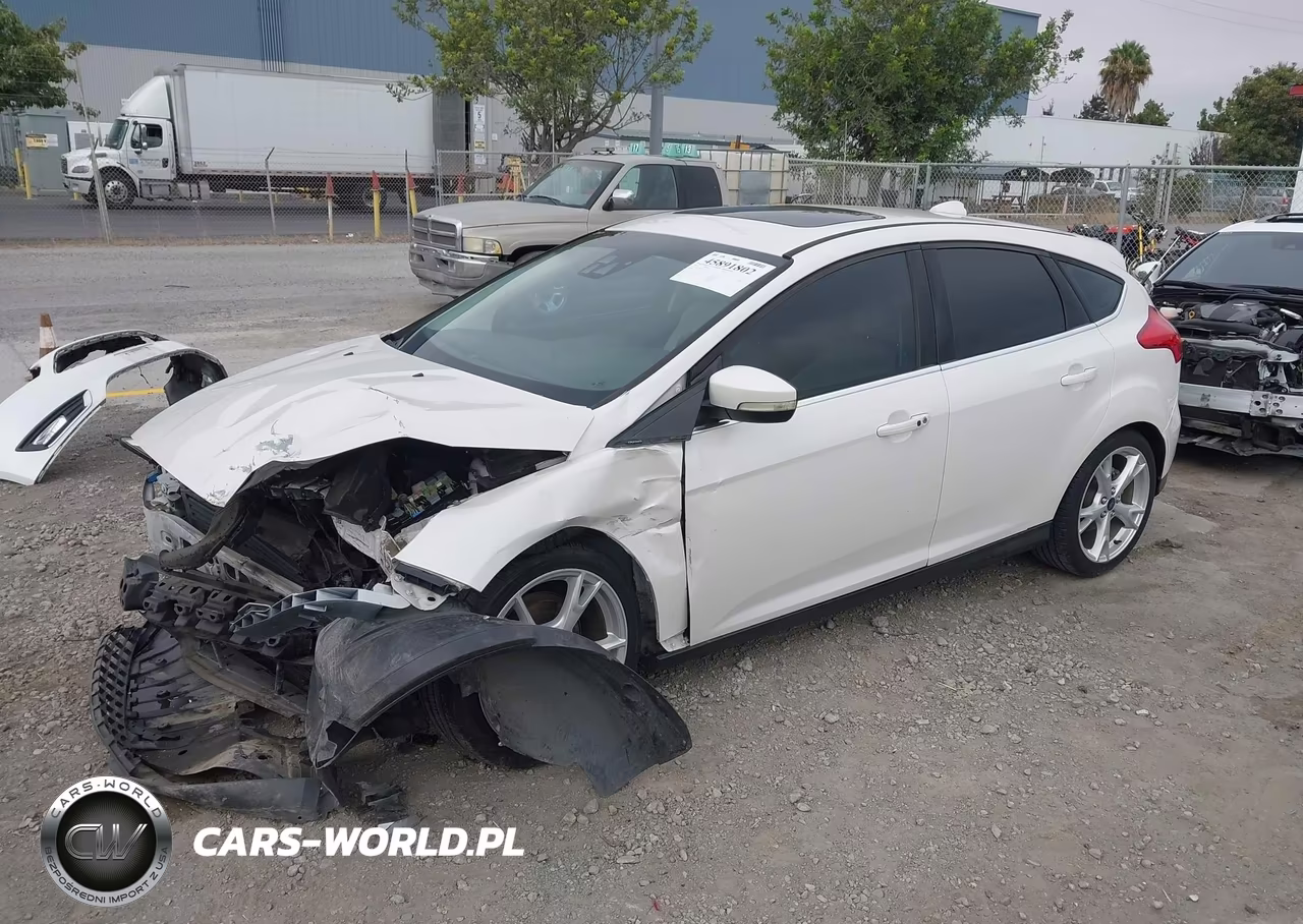 2015 Ford Focus Titanium VIN:1FADP3N22FL341860 - 2