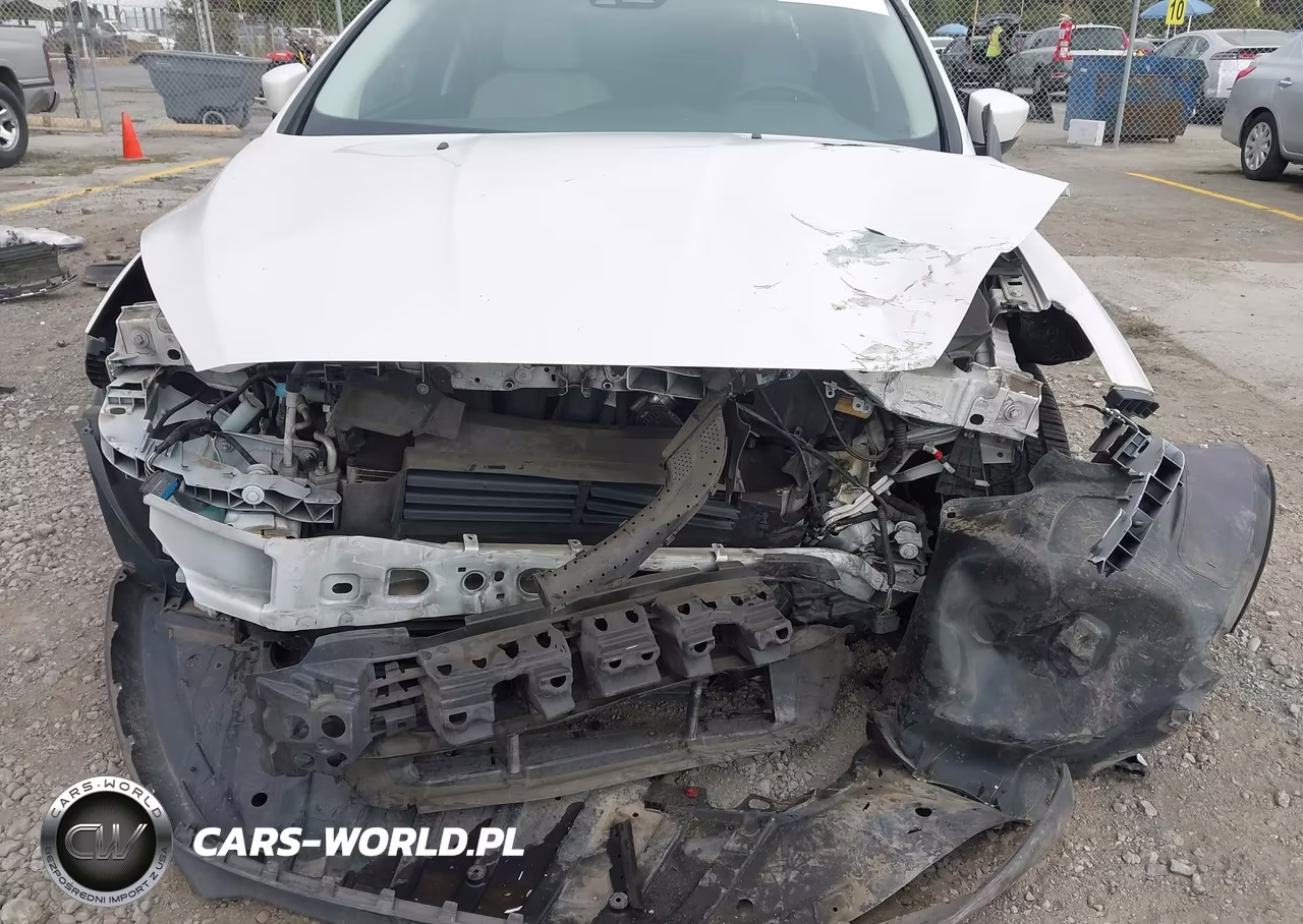 2015 Ford Focus Titanium VIN:1FADP3N22FL341860 - 6